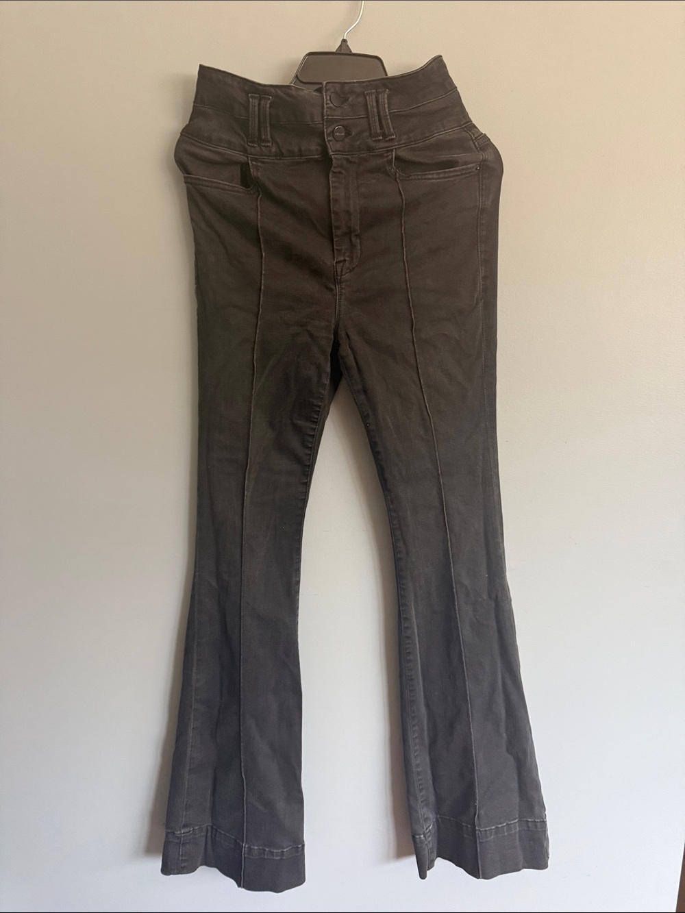 Frame Denim Women's High-Rise Flare Jeans in Black